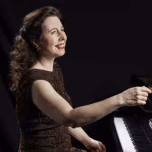 Pianist Angela Hewitt to Perform at 92NY in October