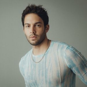 Video: Swedish Pop Star Darin Releases Powerful Visuals for 'Moonlight'