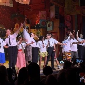 TV: THE BOOK OF MORMON celebra su estreno en la Gran Vía con su tercera temporada en…