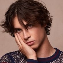 VIDEO: Aidan Bissett Shares Video for 'I Can't Be Your Friend'