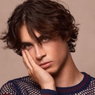VIDEO: Aidan Bissett Shares Video for 'I Can't Be Your Friend'