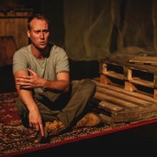 ​Award-Winning Australian Solo Show BORDERLESS To Have US Premiere