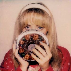 Sabrina Carpenter Drops 'Fruitcake' Holiday EP
