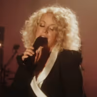 VIDEO: Cam Performs 'Classic' on THE KELLY CLARKSON SHOW Video