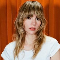 Suki Waterhouse to Bring THE LOVELAND TOUR to Australia