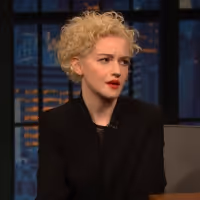VIDEO: Julia Garner Talks High School on LATE NIGHT WITH SETH MEYERS