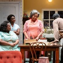 Review: A RAISIN IN THE SUN at Taproot Theatre