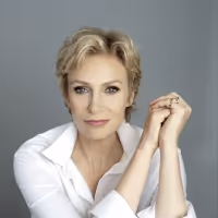 Jane Lynch's A SWINGIN' LITTLE CHRISTMAS Returns To Raue Center