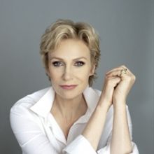 Jane Lynch's A SWINGIN' LITTLE CHRISTMAS Returns To Raue Center