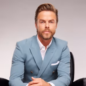Derek Hough Tapped to Host Season 32 of EXTRA