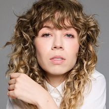 Jennette McCurdy Will Launch HALF HIS AGE Book Tour at The Town Hall in January