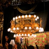 Video: THE PHANTOM OF THE OPERA Chandelier Takes Flight Once More