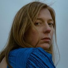 KACEY JOHANSING Shares New Single 'Old Friend'
