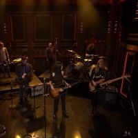 VIDEO: HAIM Performs 'Summer Girl' on THE TONIGHT SHOW WITH JIMMY FALLON