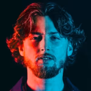 Bailey Zimmerman Shares New Song 'Holy Smokes'