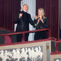 Video: Neil Diamond Performs 'Sweet Caroline' at Opening Night of A BEAUTIFUL NOISE Video
