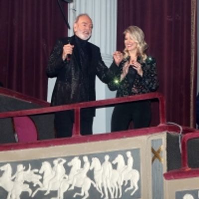 Video: Neil Diamond Performs 'Sweet Caroline' at Opening Night of A BEAUTIFUL NOISE