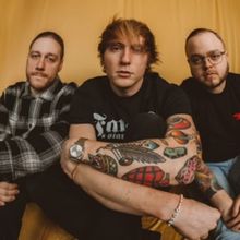 FRND CRCL Detail Community-Driven JRSY FRSH Tour