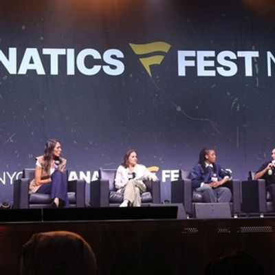 THE DYNASTY: UCONN HUSKIES Panel at Fanatics Fest Features Coach Auriemma, Taurasi