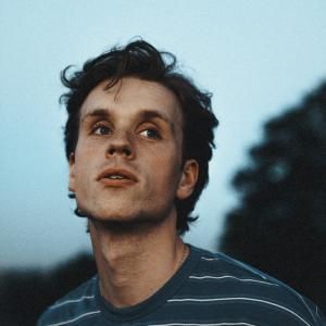 Sebastian Schub Releases New Single 'before you hit the water.'