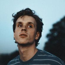 Sebastian Schub Releases New Single 'before you hit the water.'