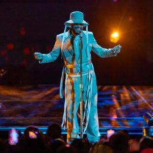 Maxwell to Make Debut at the Resorts World Theatre for 'The Serenade' Tour