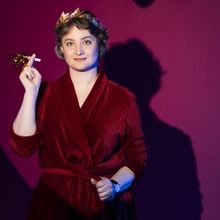 EDINBURGH 2025: Review: LAURA DAVIS: DESPAIR IS BENEATH US, Monkey Barrel 2