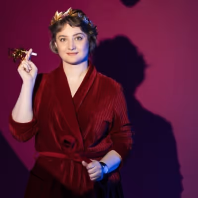 EDINBURGH 2025: Review: LAURA DAVIS: DESPAIR IS BENEATH US, Monkey Barrel 2
