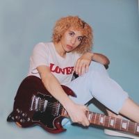 Lani Renaldo Releases New Single "Trainwreck"