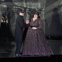 Review: Met Revival of BALLO IN MASCHERA Opens in Alden Production Photo