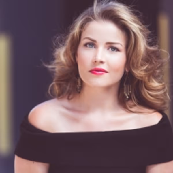 BWW Feature: ONLINE OPERA VIRTUAL TOUR September 26-October 3 at Home Computer Screen Photo