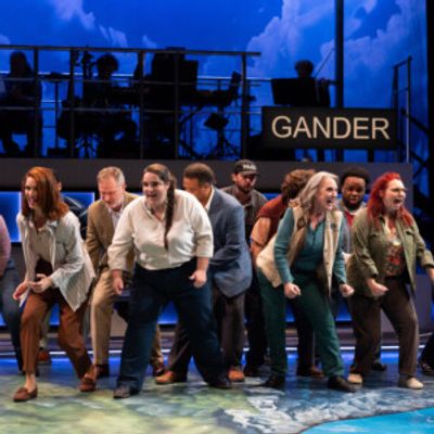 Review: COME FROM AWAY at Stages Houston