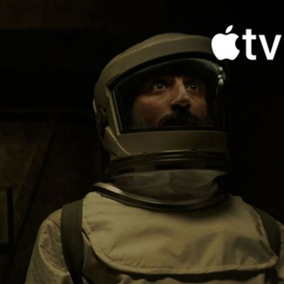 SILO Season 3 Scene Sends Lukas and Kennedy Into Silo 17's Danger Zone