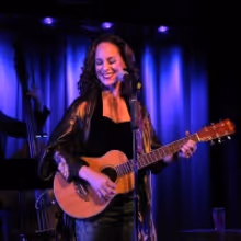 BWW Feature: LIving Room Concerts Continue to Bring Solace and Comfort to Housebound…