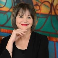 Cindy Williams, Elton John Tribute & More Coming to Bucks County Playhouse