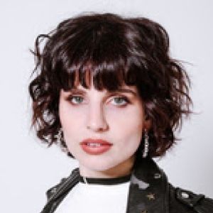 Video: Australian Indie Artist Imogen Clark Premieres Video For 'All Hard Feelings'