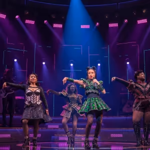 Review: SIX: THE MUSICAL at Hollywood Pantages Theatre