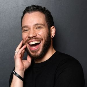 Review: ROBIN DE JESÚS Brings a Spirit of Optimism and Positivity to His Performance…