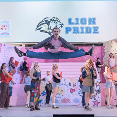 Review: MEAN GIRLS at Stage West At The Lights
