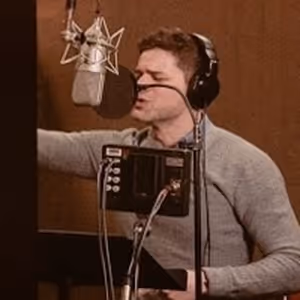 Video: Isa Briones & Jeremy Jordan Record 'First Real Love' from JUST IN TIME