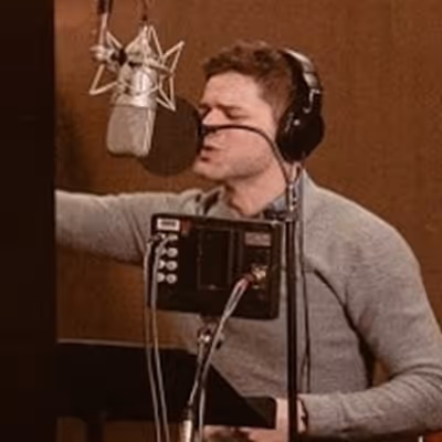 Video: Isa Briones & Jeremy Jordan Record 'First Real Love' from JUST IN TIME