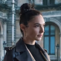 VIDEO: Watch a New Clip from RED NOTICE With Gal Godot, Dwayne Johnson, & Ryan…