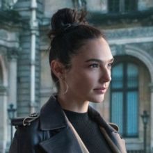 VIDEO: Watch a New Clip from RED NOTICE With Gal Godot, Dwayne Johnson, & Ryan Reynol