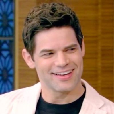 Video: Jeremy Jordan Reacts to 40-Foot THE GREAT GATSBY Billboard