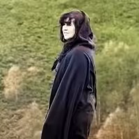Celtic/Medieval Folk Artist Kim Thompsett Releases THE HOLLOWS LP