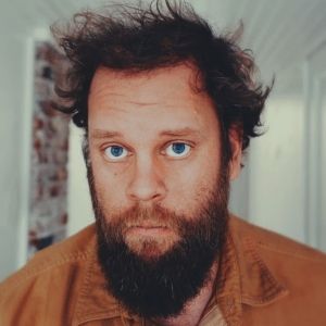 Jeffrey Martin Confronts Callous Homophobia on 'Red Station Wagon' Single
