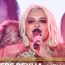 Bebe Rexha Performs New Religion/Sad Girls Medley on THE TONIGHT SHOW