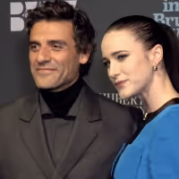 Video: Oscar Isaac, Rachel Brosnahan & Company Celebrate Opening Night of THE SIGN… Video