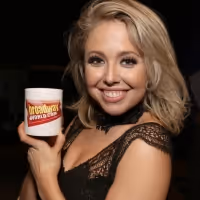 Wake Up With BWW 4/7: Neil Diamond Musical A BEAUTIFUL NOISE Sets World Premiere…