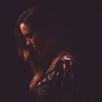 'Bring It All Back' Is The Latest Single From UK Born Singer-Songwriter Leanne…